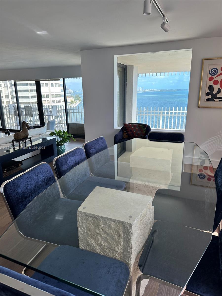 2 Grove Isle Dr # B1501