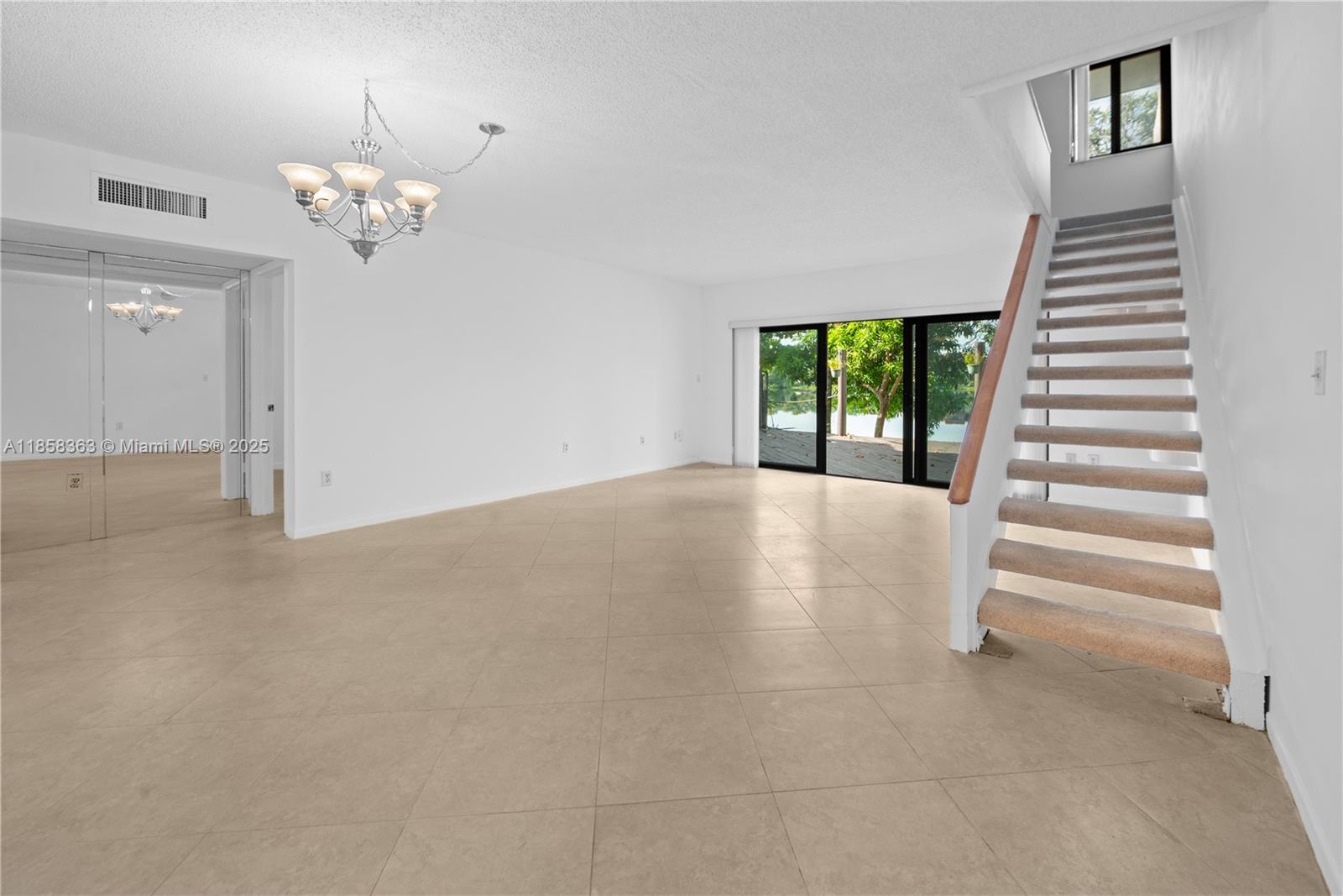 594 NE 199th Ter # 4Y