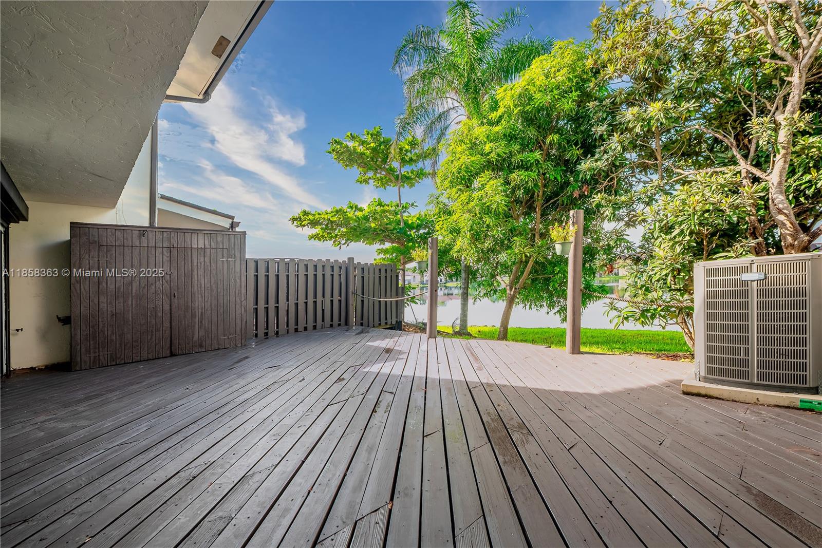 594 NE 199th Ter # 4Y