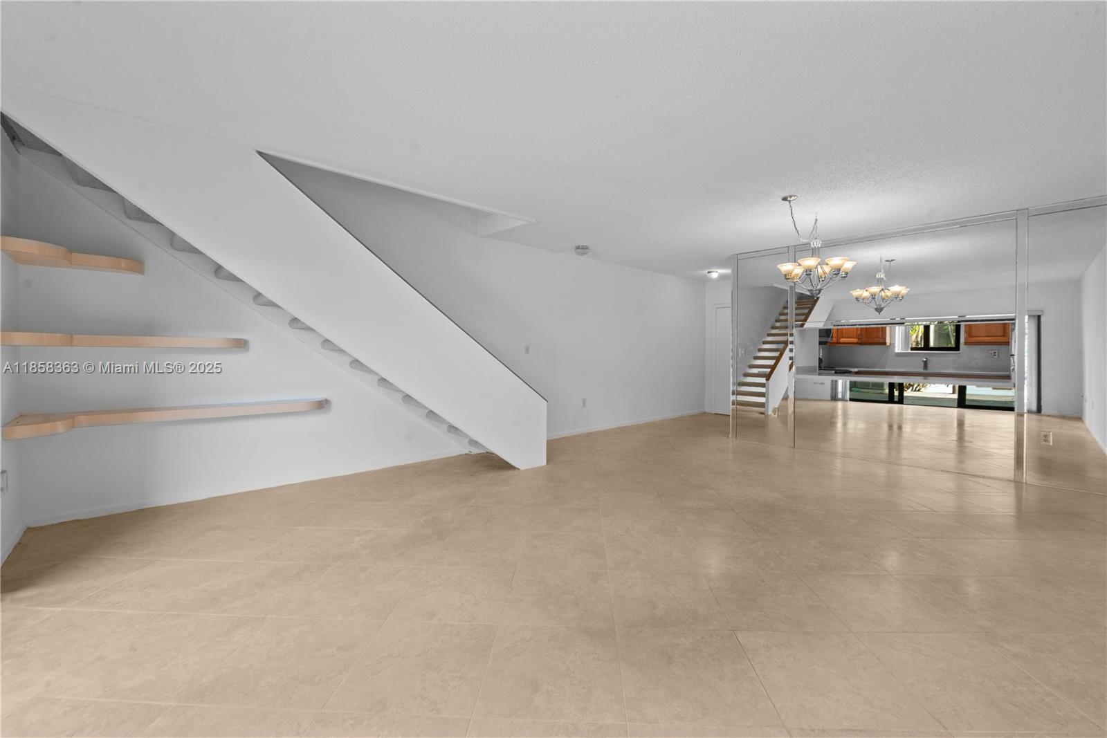 594 NE 199th Ter # 4Y