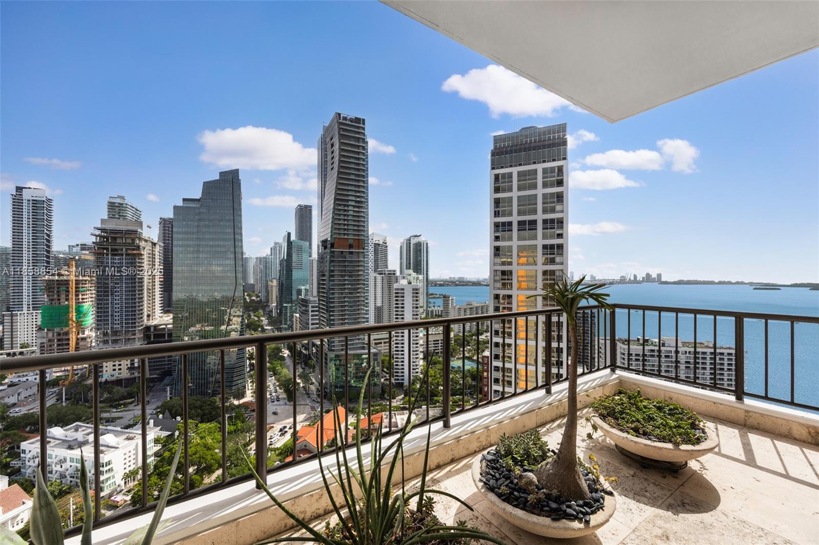 1581 Brickell Ave # T104