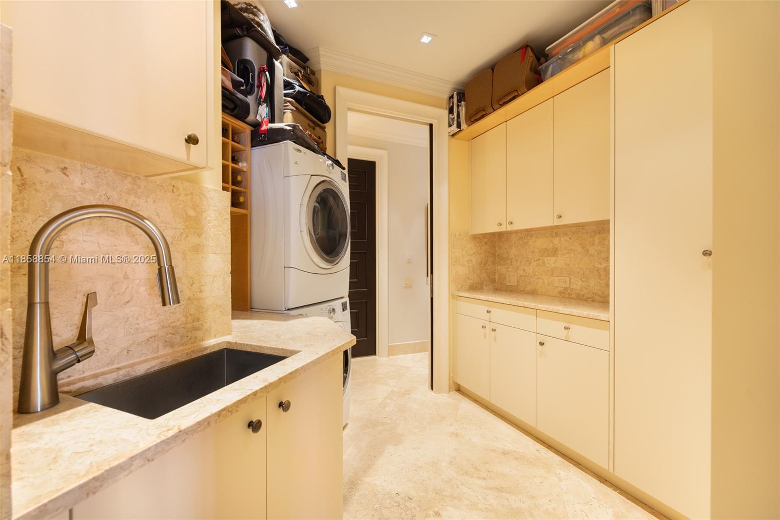 1581 Brickell Ave # T104