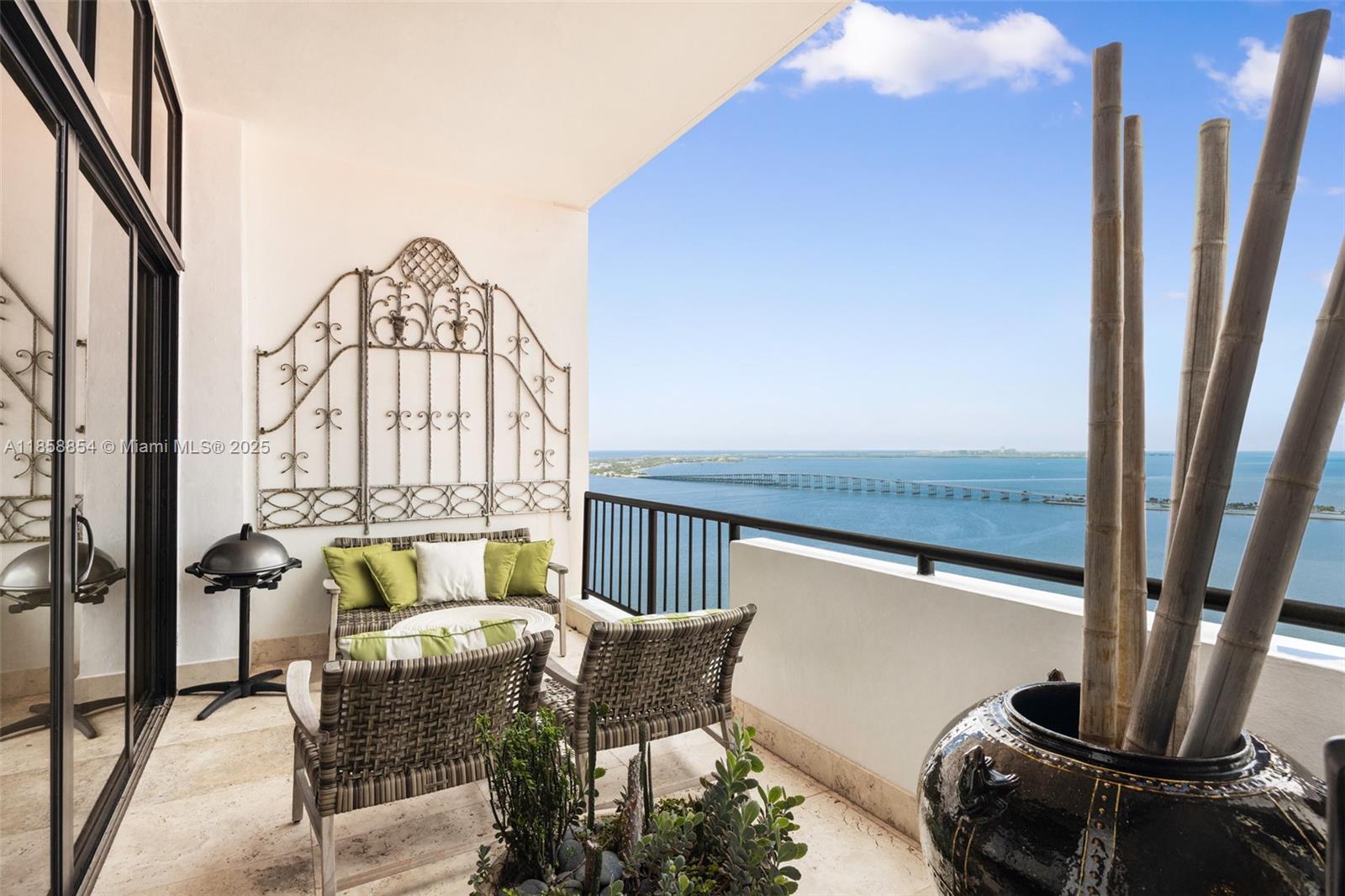 1581 Brickell Ave # T104