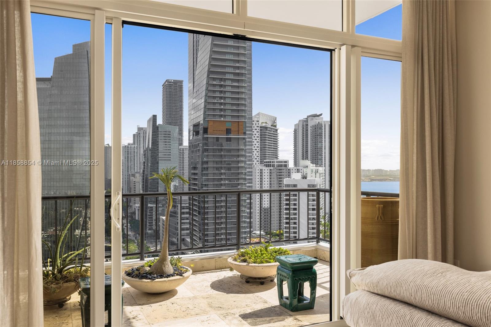 1581 Brickell Ave # T104