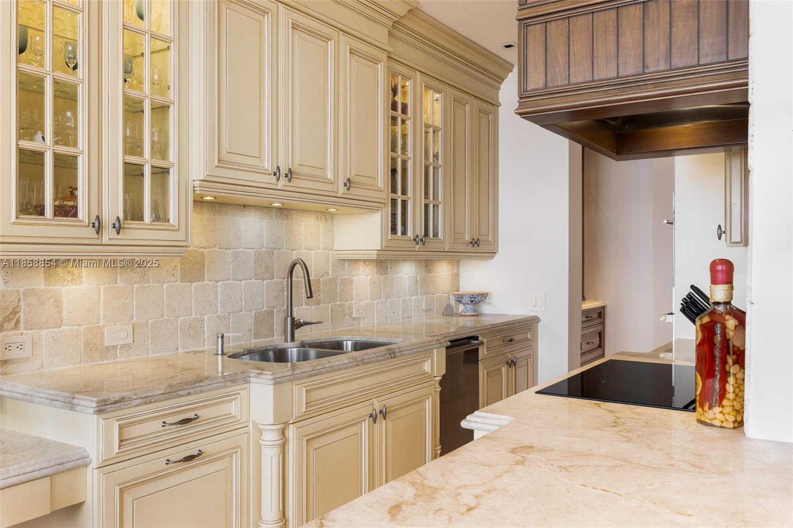 1581 Brickell Ave # T104