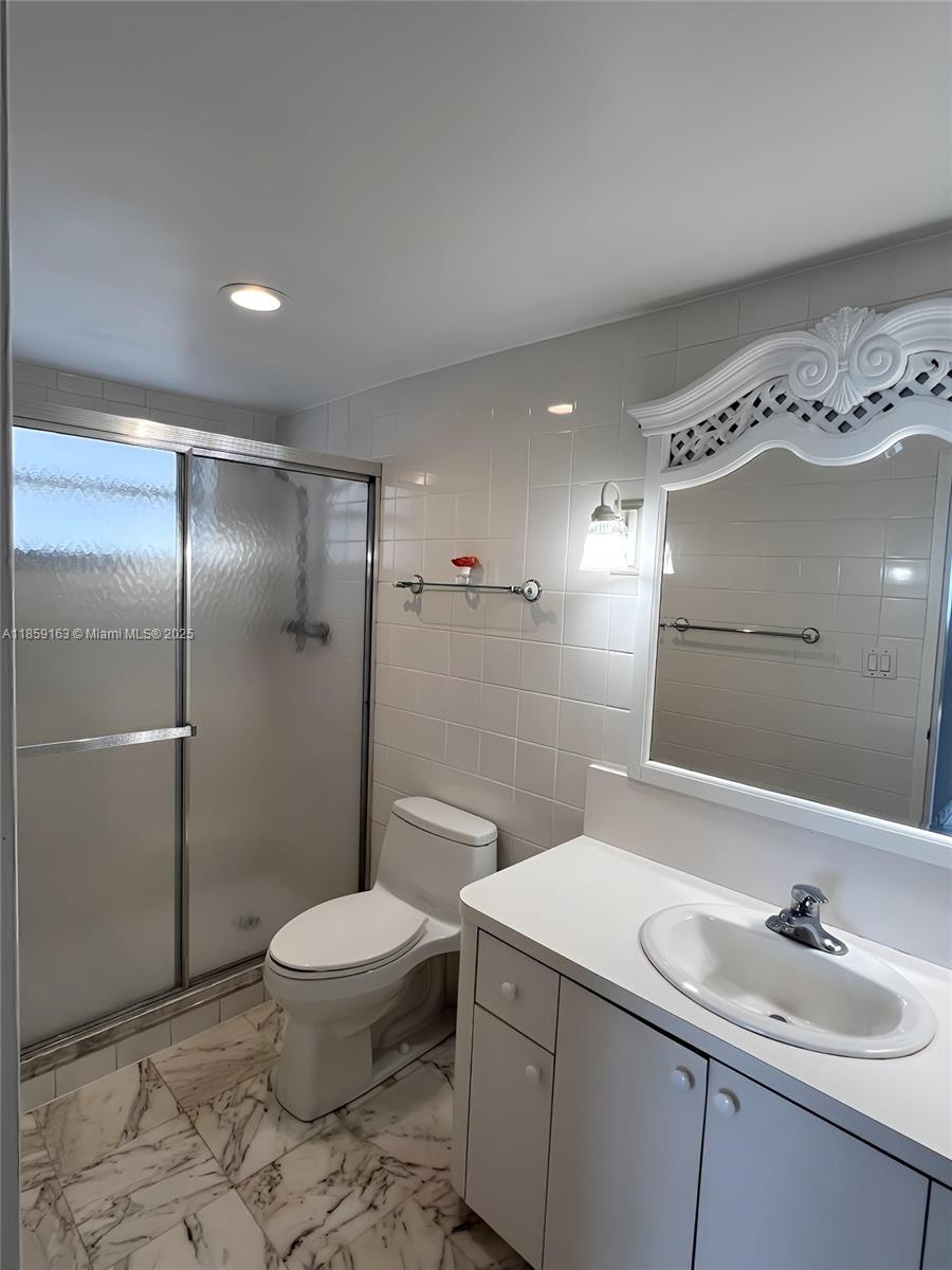 5825 Collins Ave # 7K