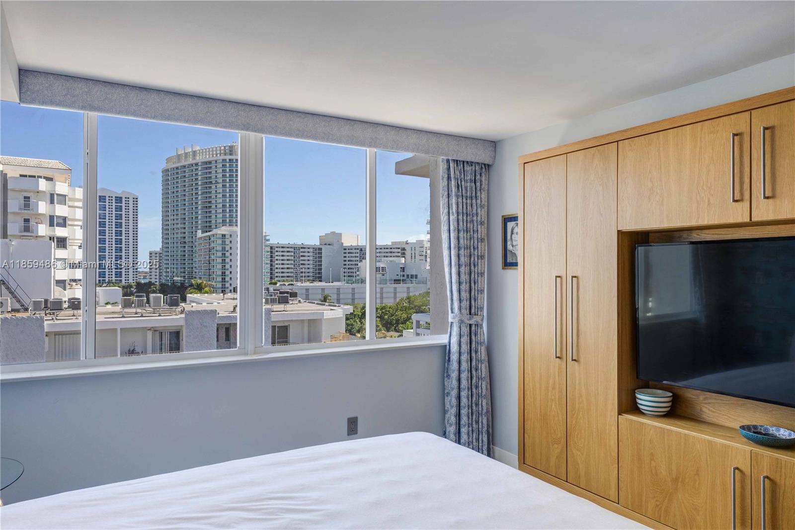 1345 Lincoln Rd # 1004