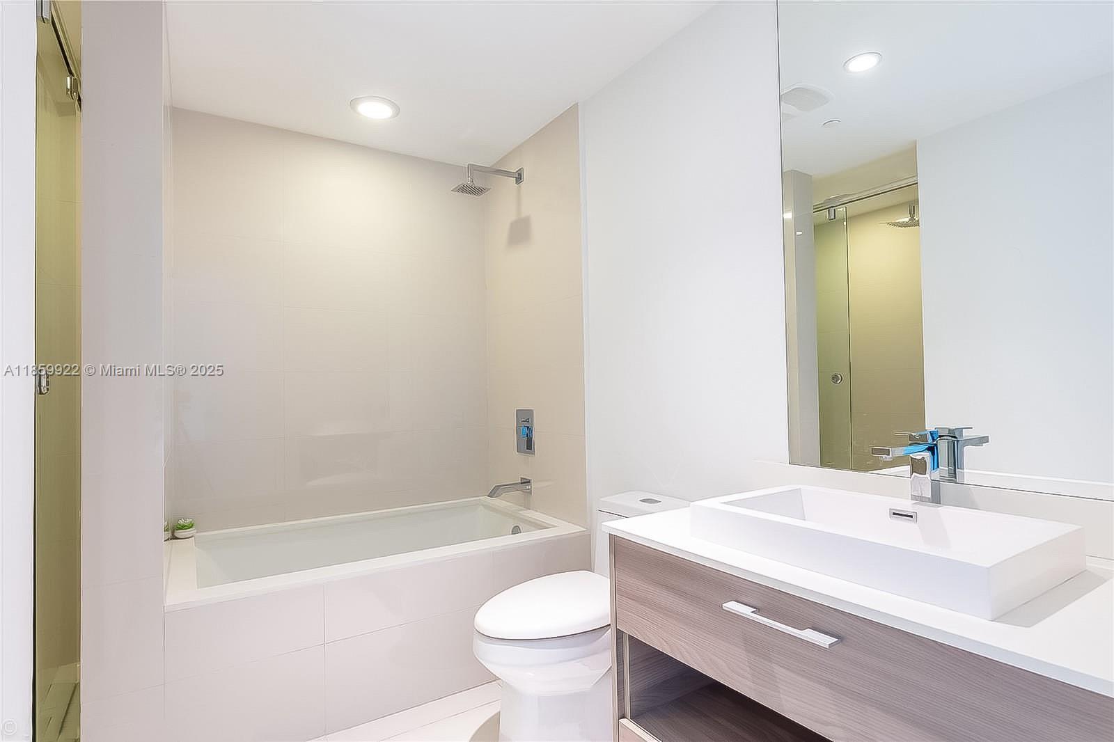 1300 S Miami Ave Unit: 2209