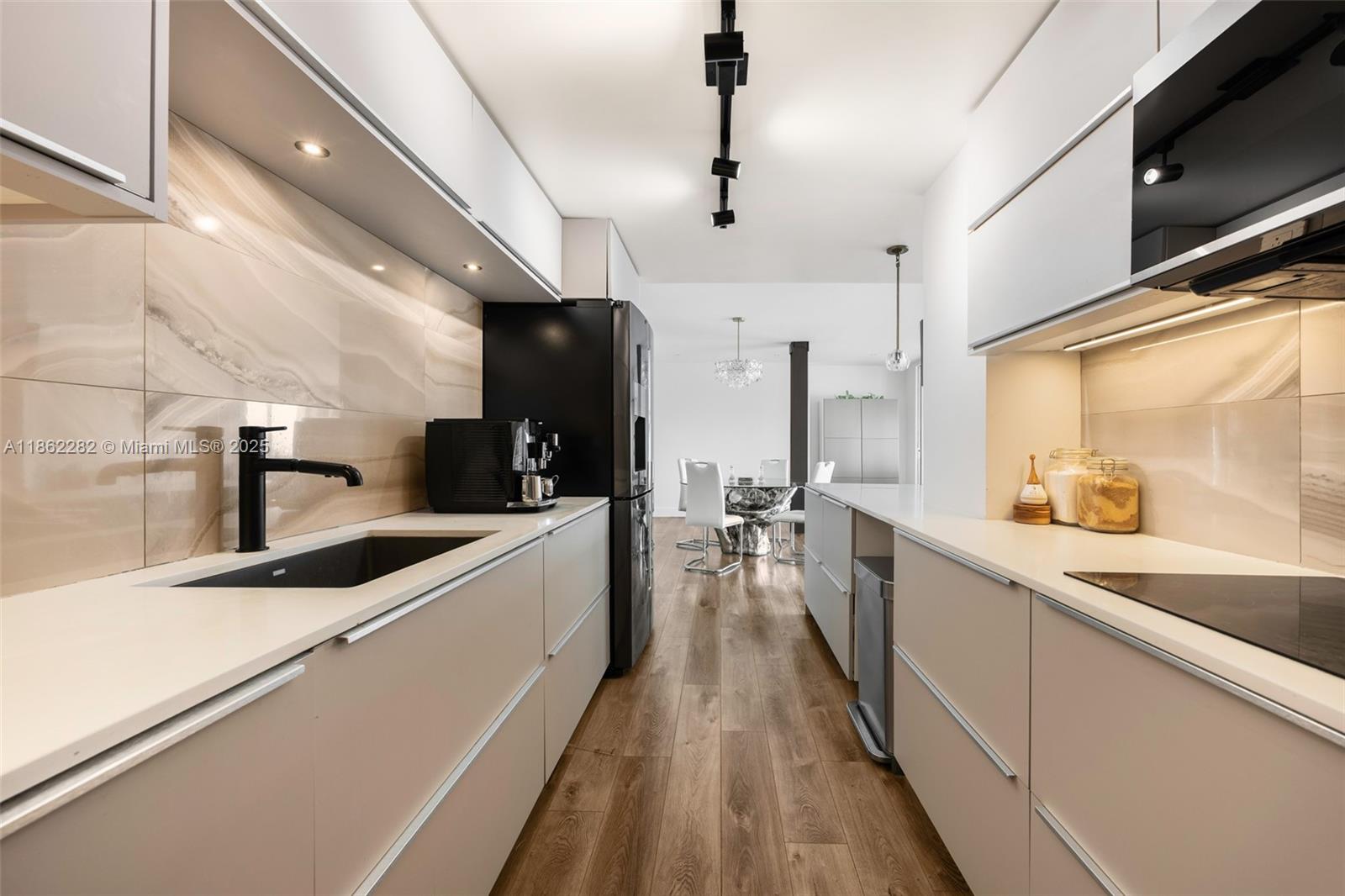 2451 Brickell Ave # 21D