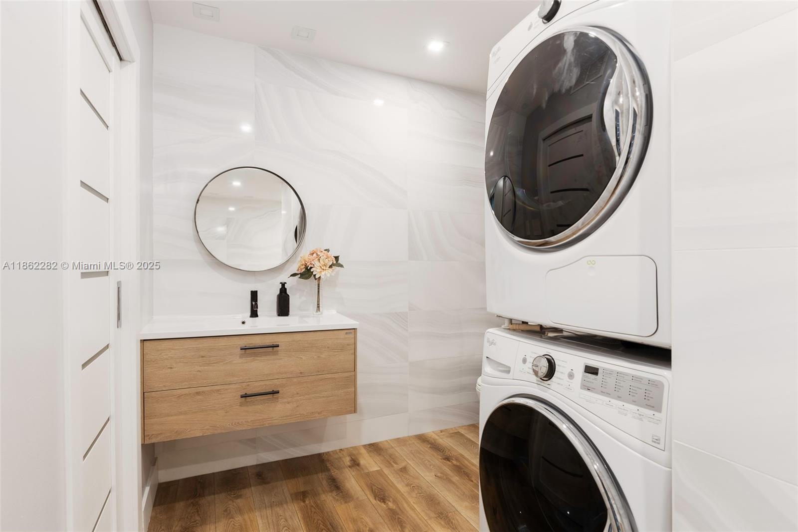 2451 Brickell Ave # 21D