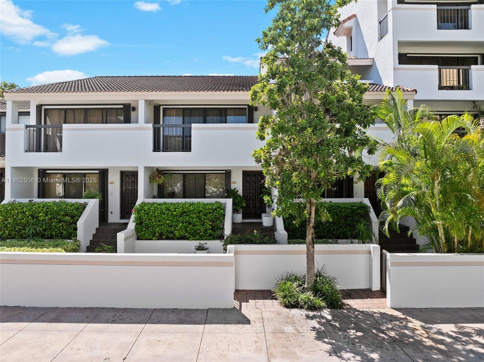 2600 Cardena St # 11