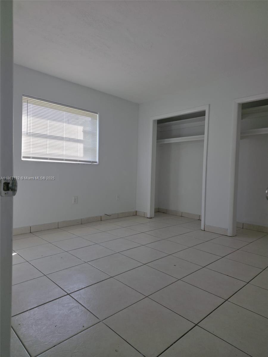 2040 NE 170th St # 2