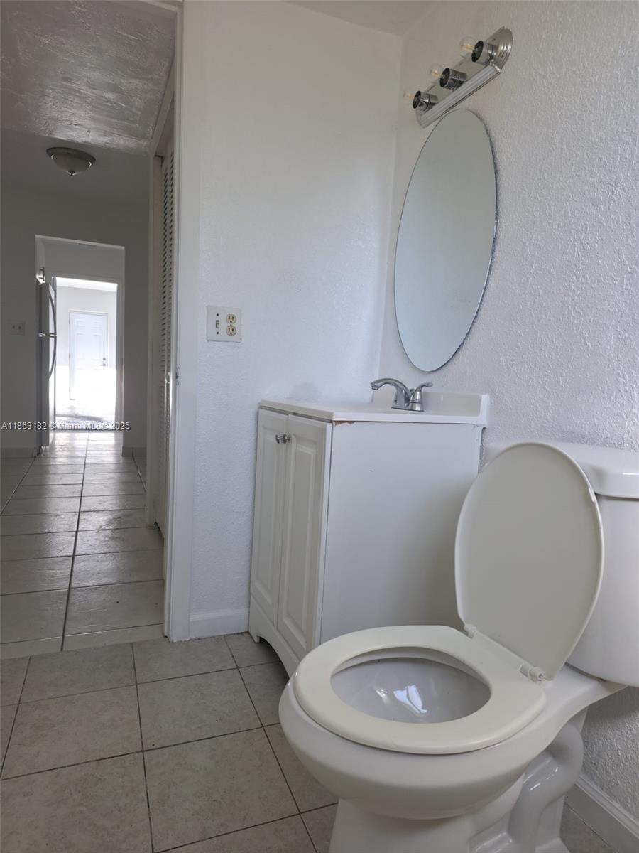 2040 NE 170th St # 2