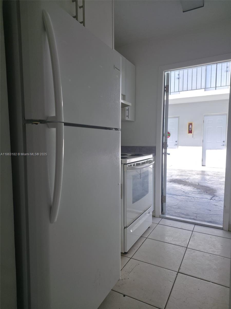 2040 NE 170th St # 2