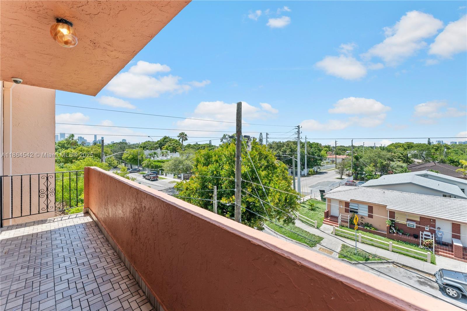 2401 SW 10th St # 401