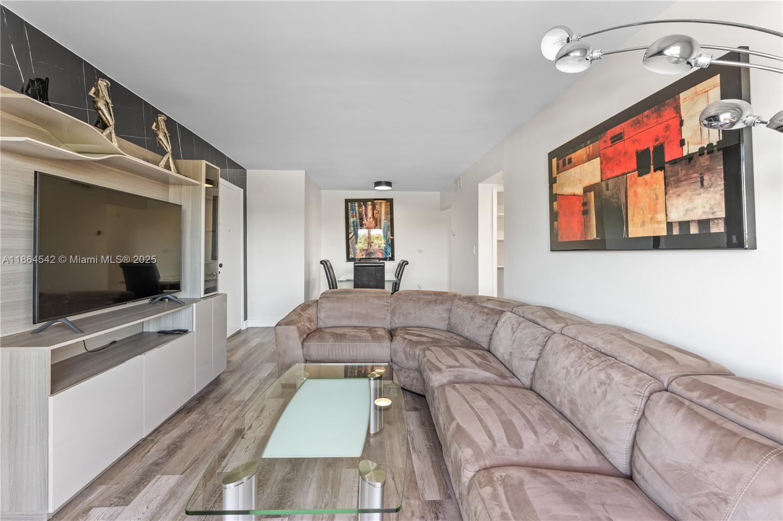 2401 SW 10th St # 401