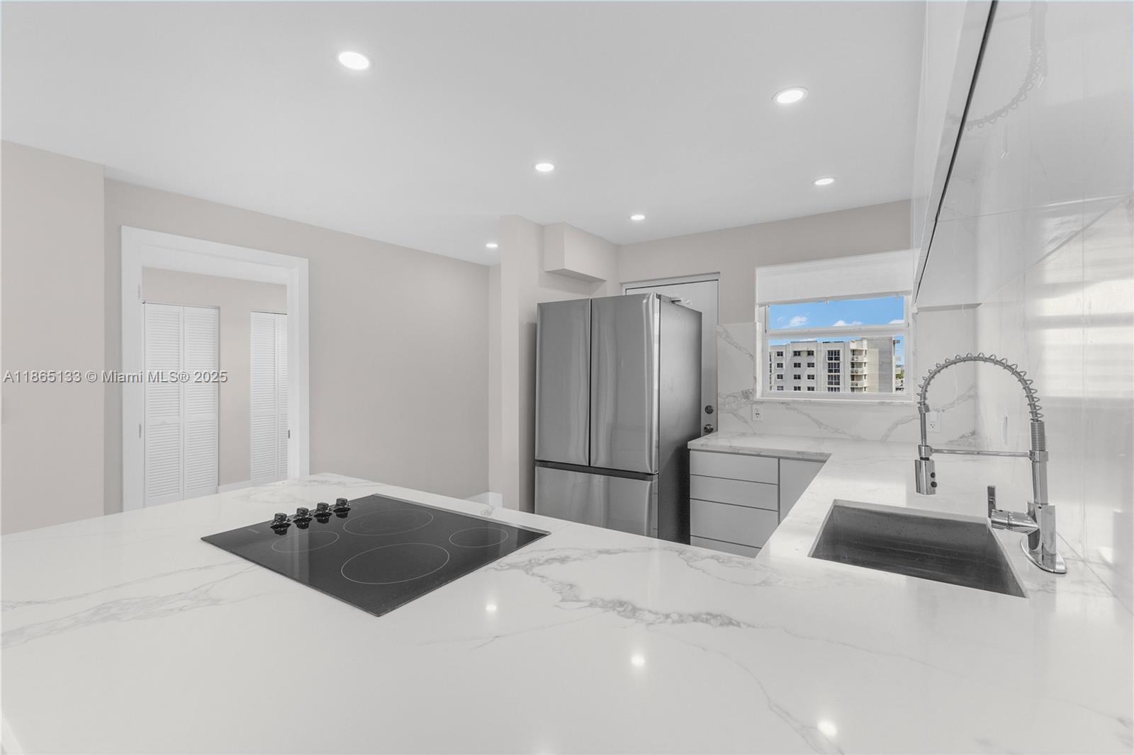 1331 Lincoln Rd # 1302