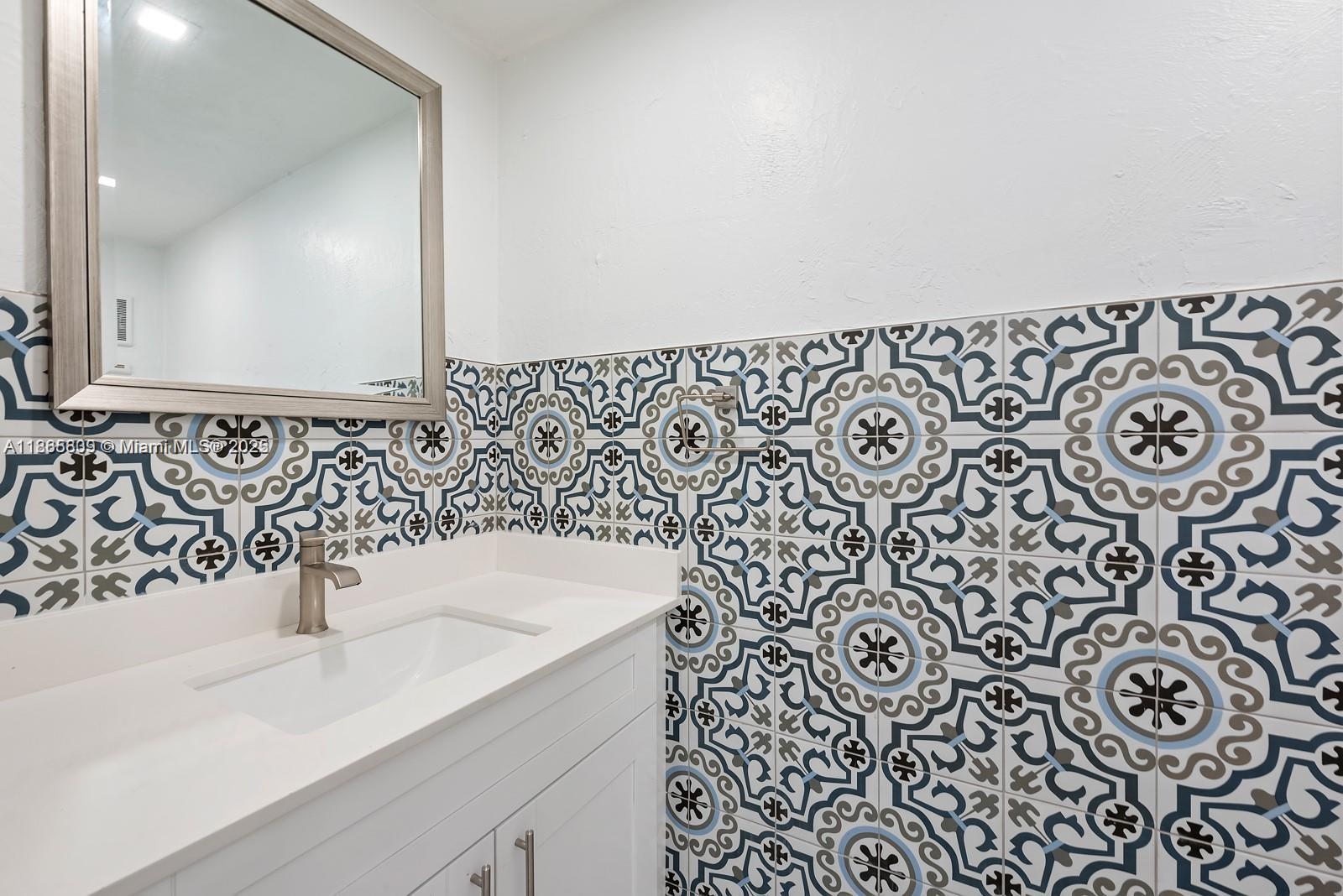 726 Jefferson Ave # 1