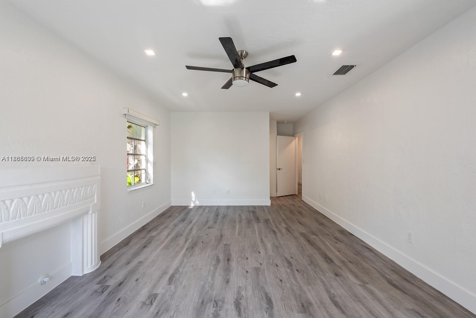 726 Jefferson Ave # 1