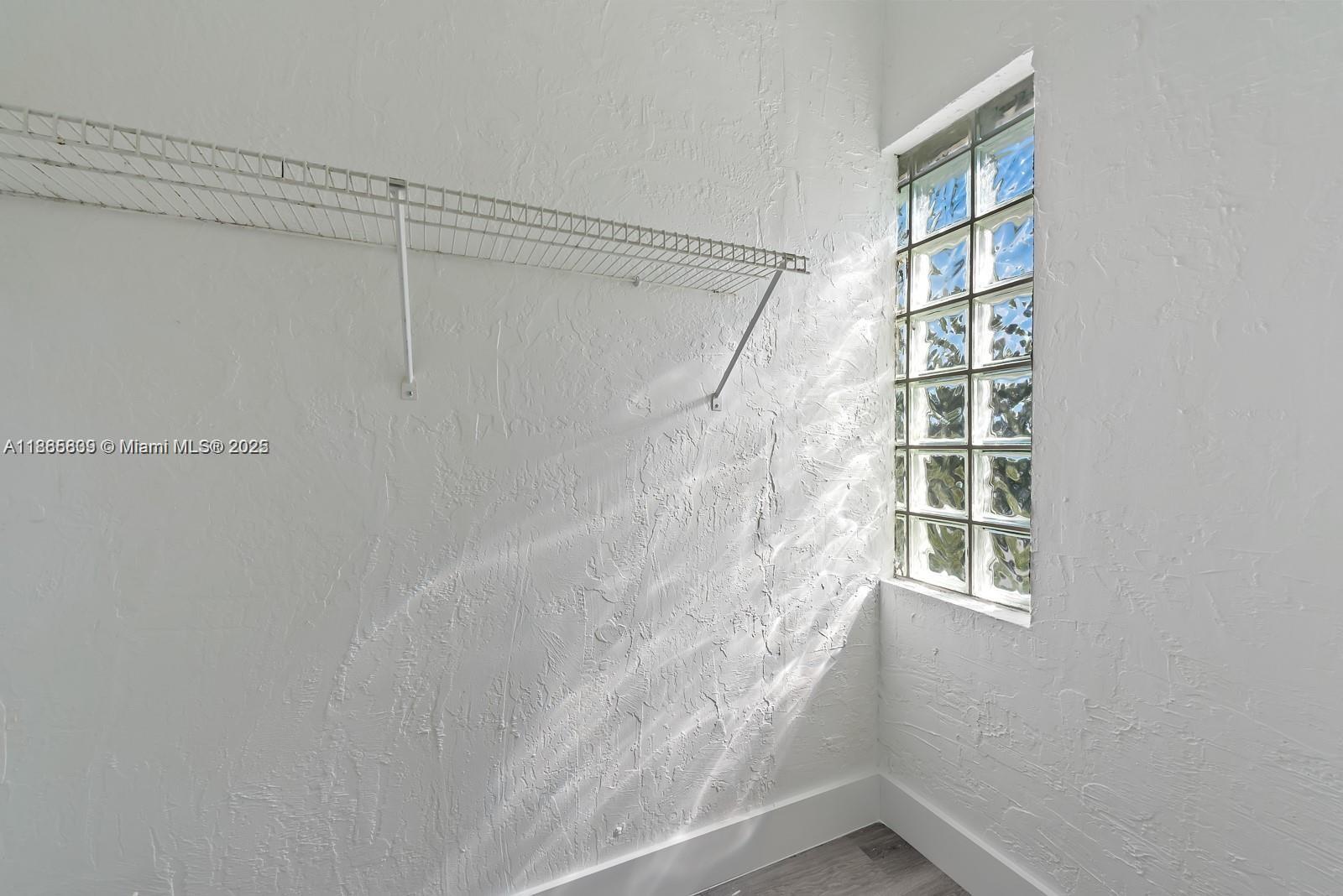 726 Jefferson Ave # 1