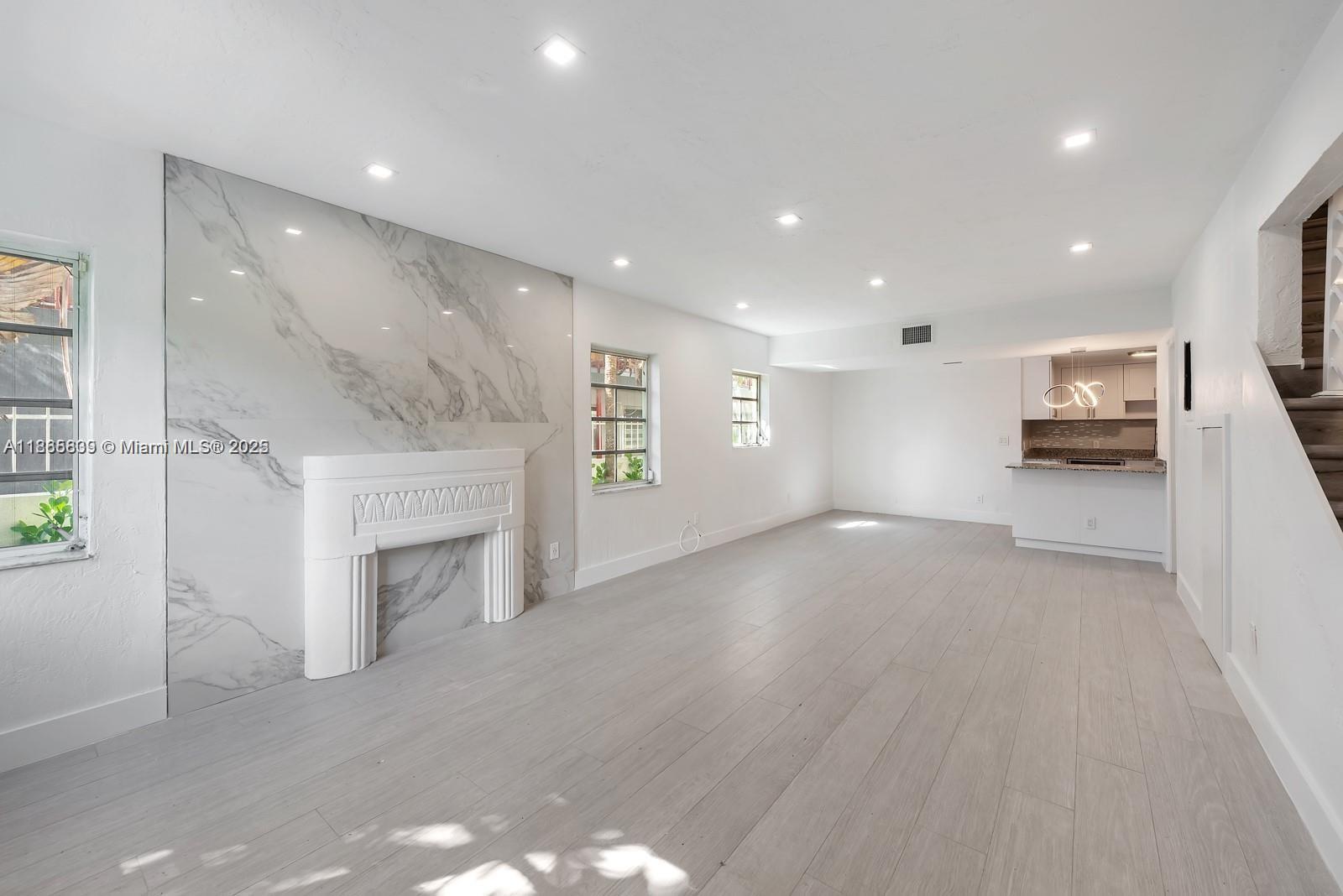 726 Jefferson Ave # 1