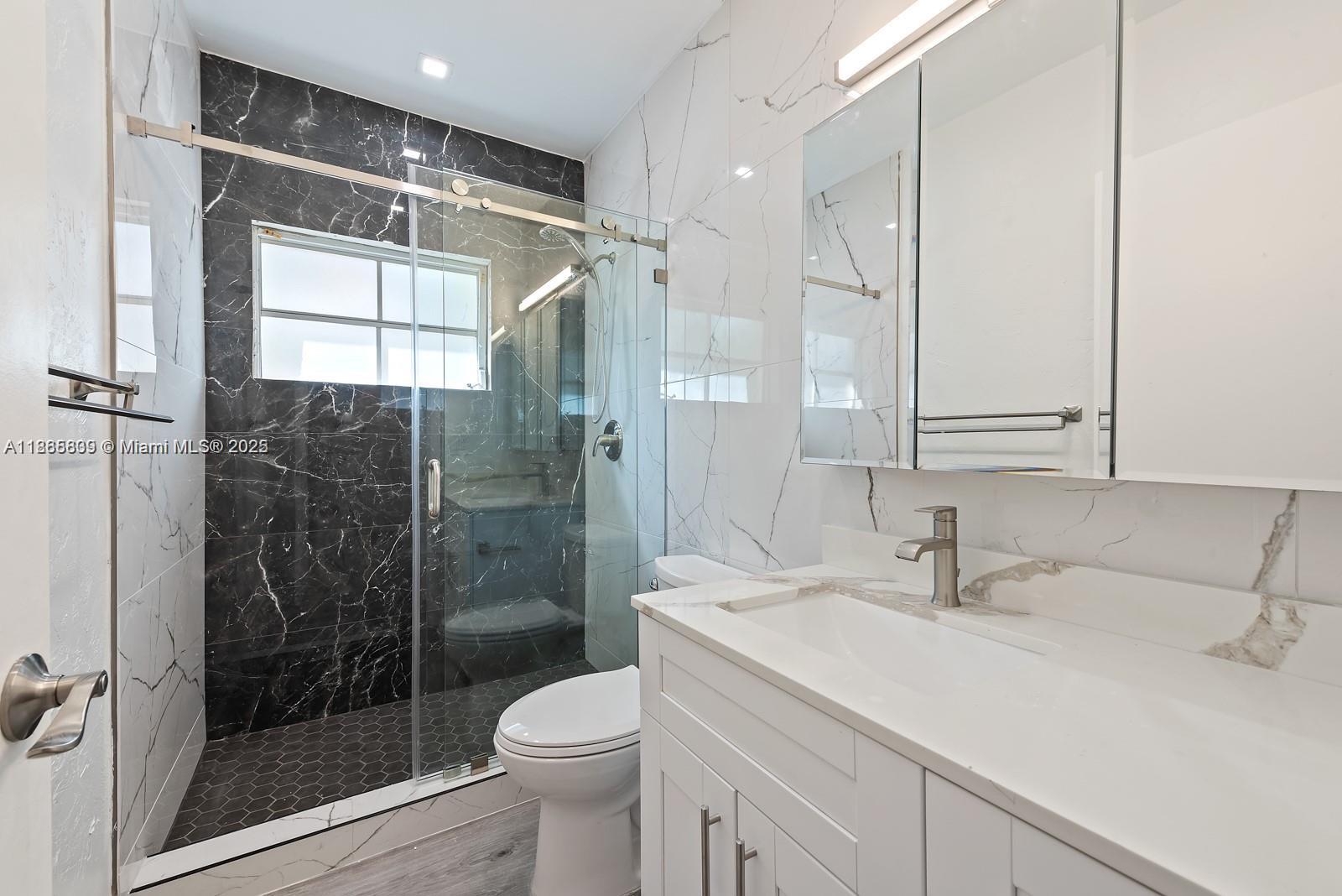 726 Jefferson Ave # 1