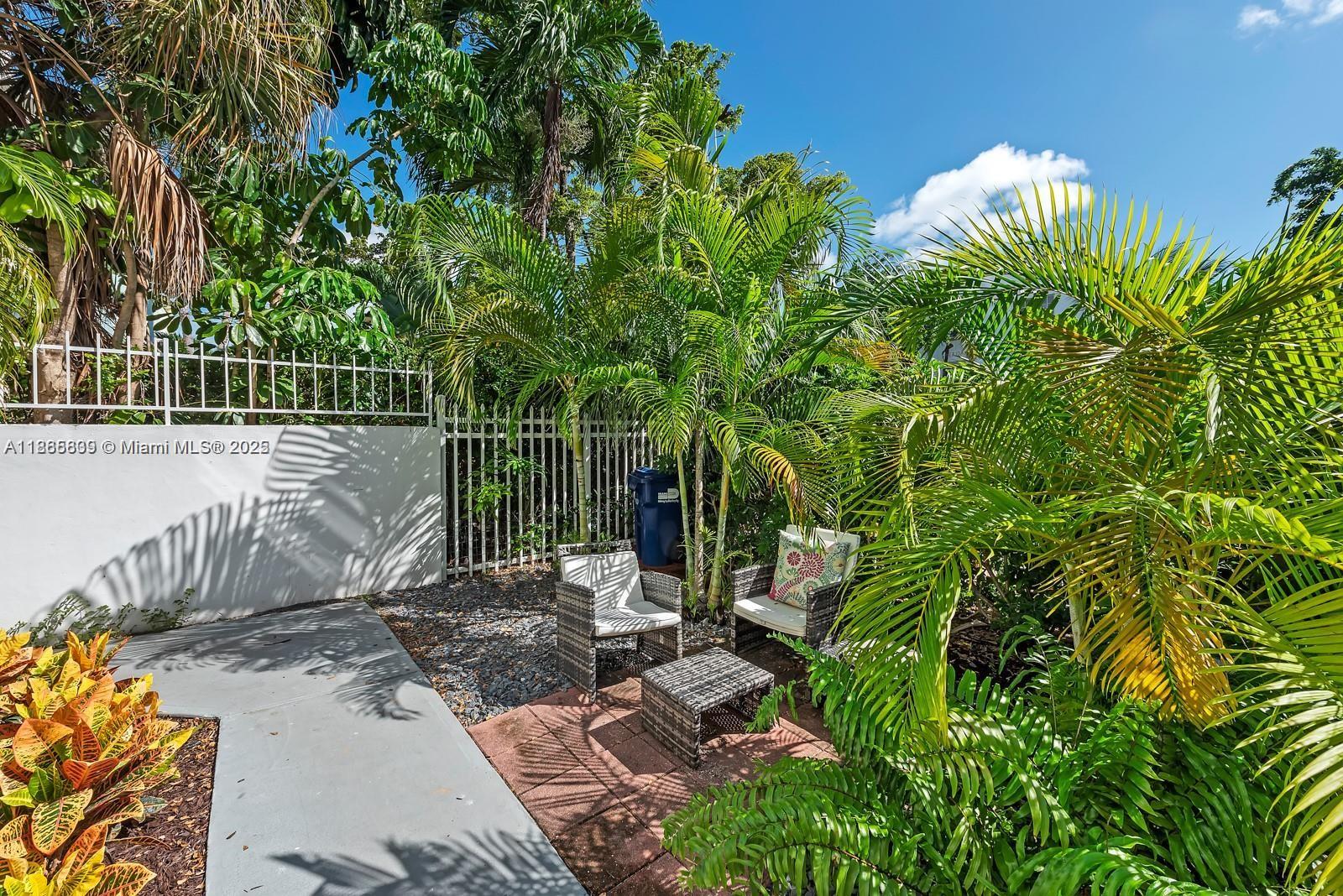 726 Jefferson Ave # 1