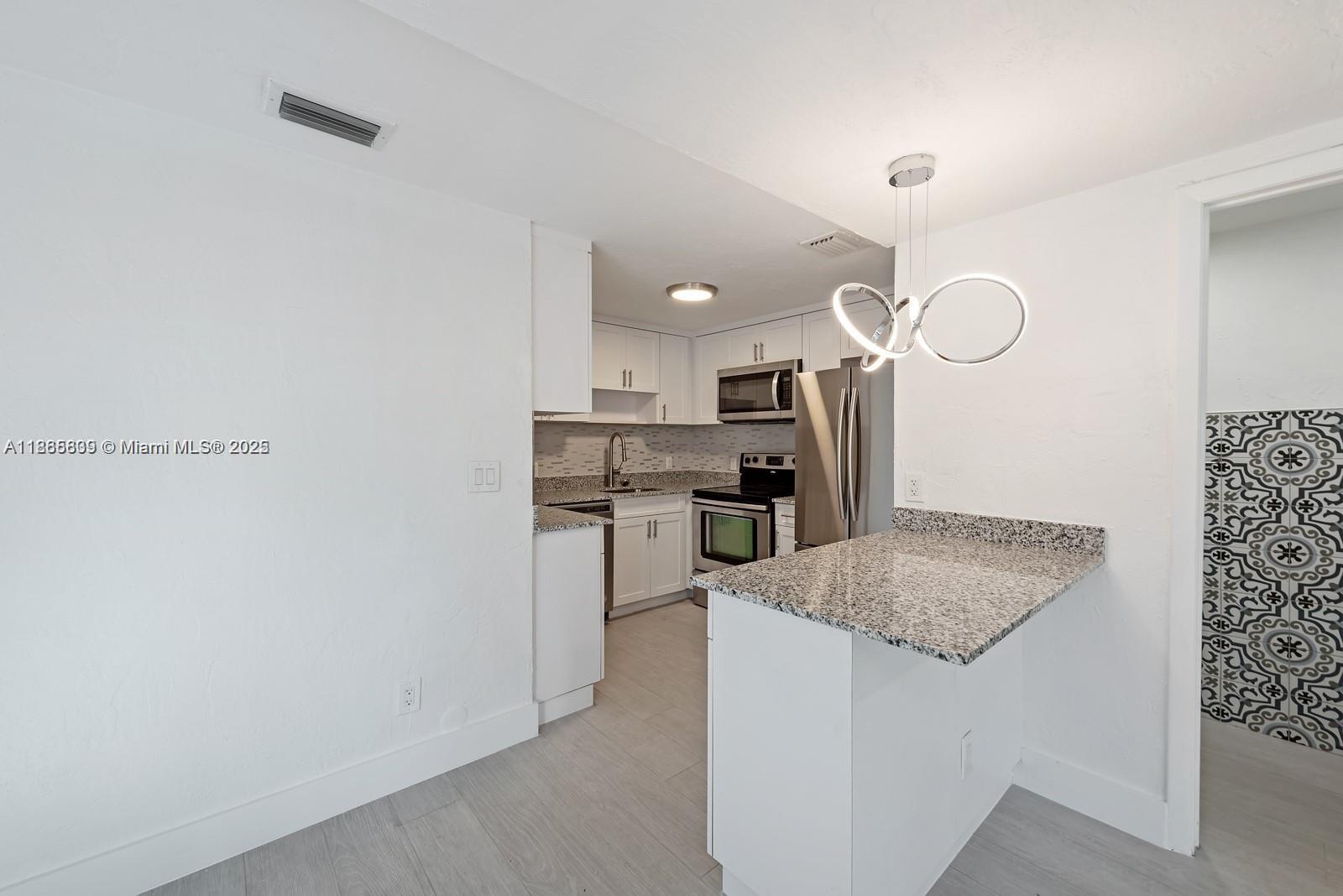 726 Jefferson Ave # 1