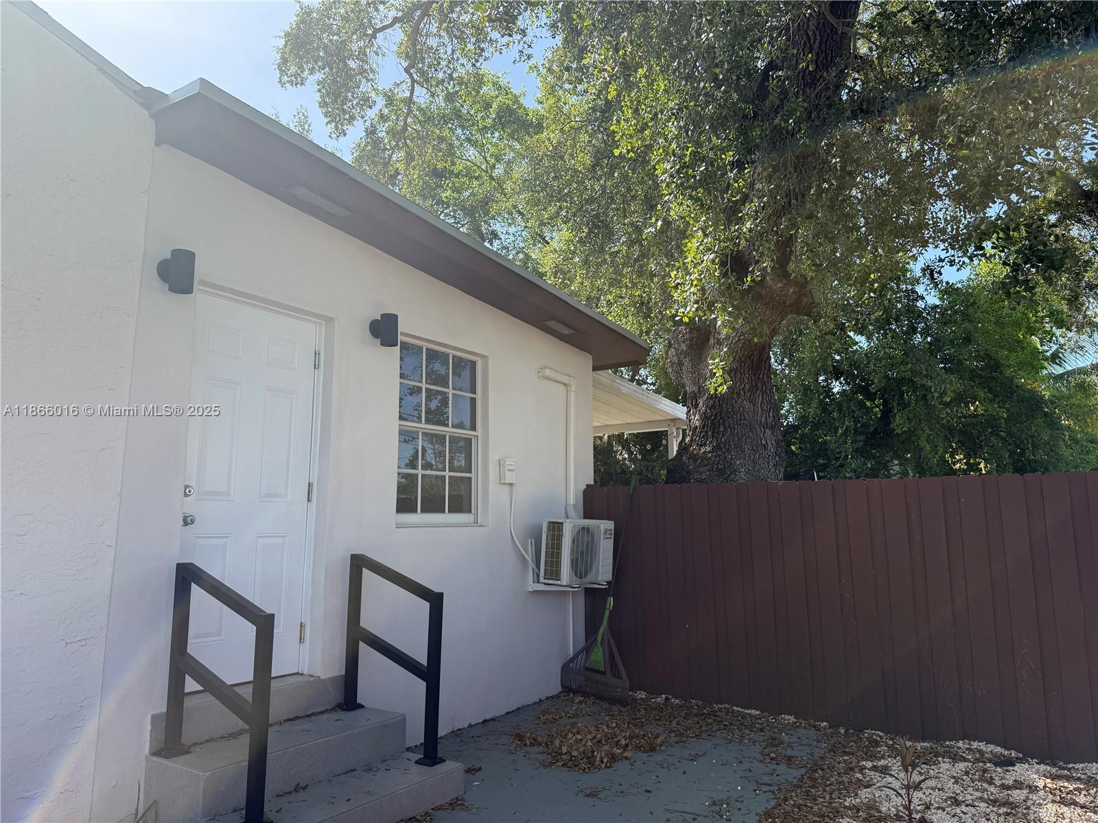 2952 SW 27th Ter REAR