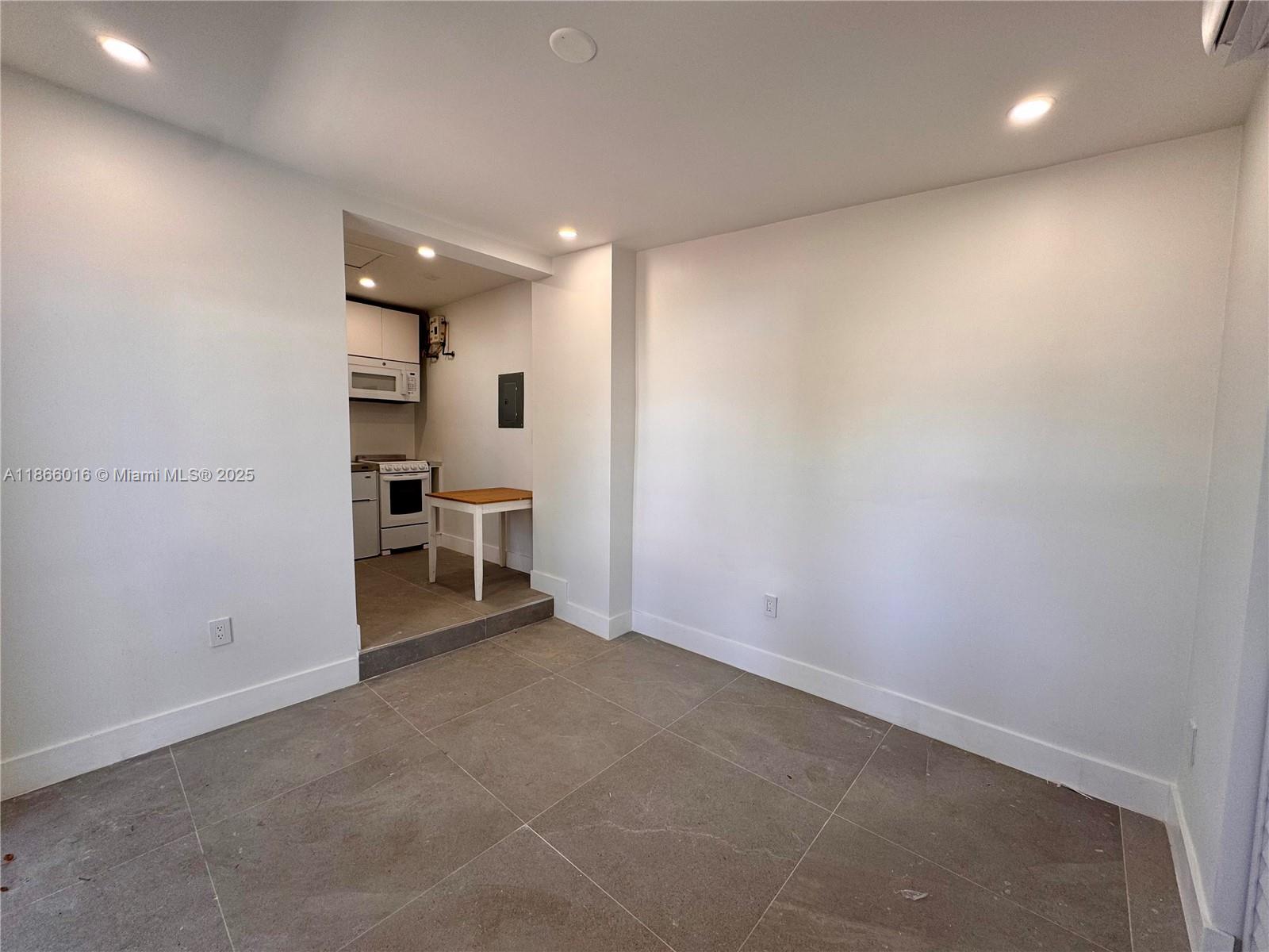 2952 SW 27th Ter REAR