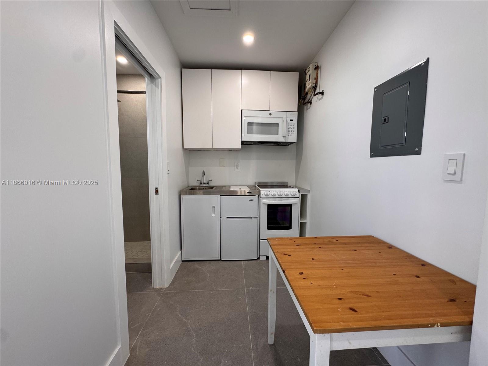 2952 SW 27th Ter REAR