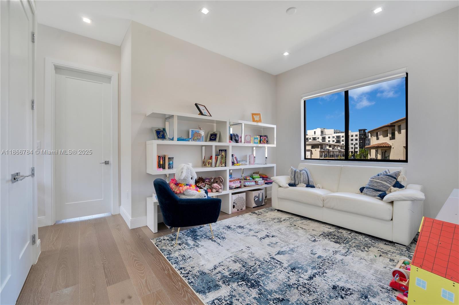 8279 NW 43rd St # 8279