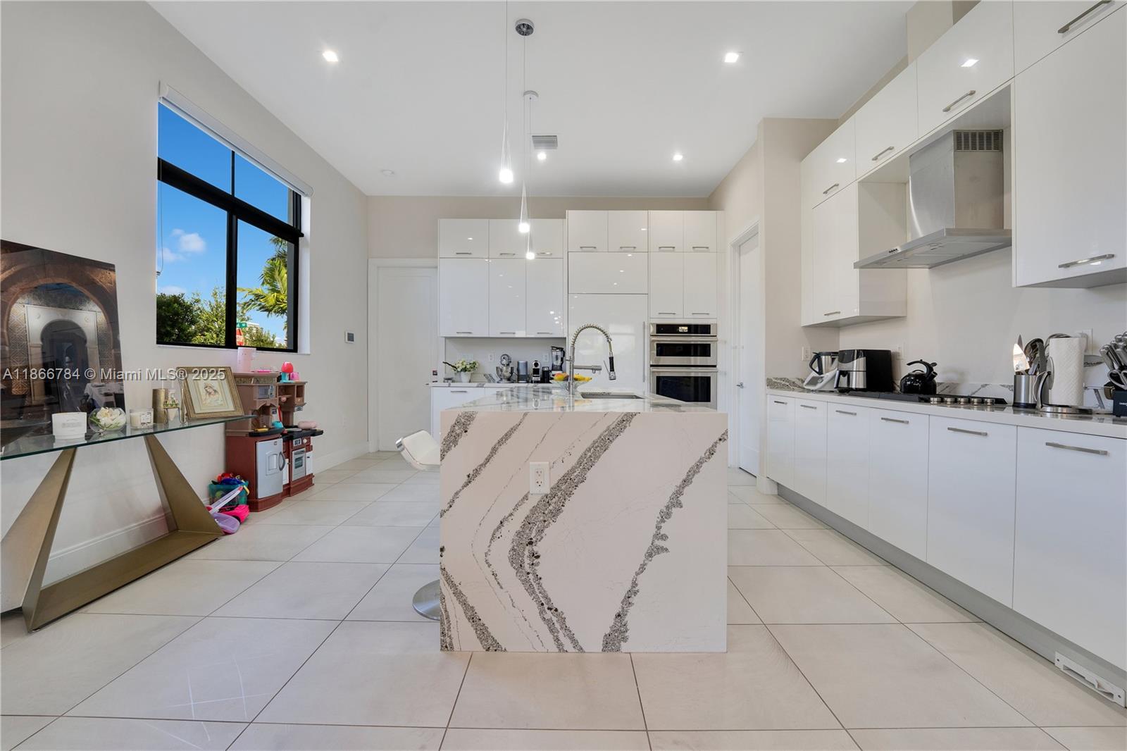 8279 NW 43rd St # 8279