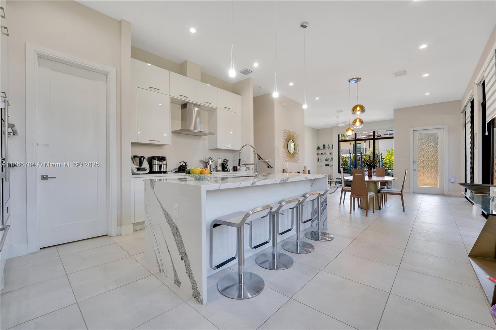 8279 NW 43rd St # 8279