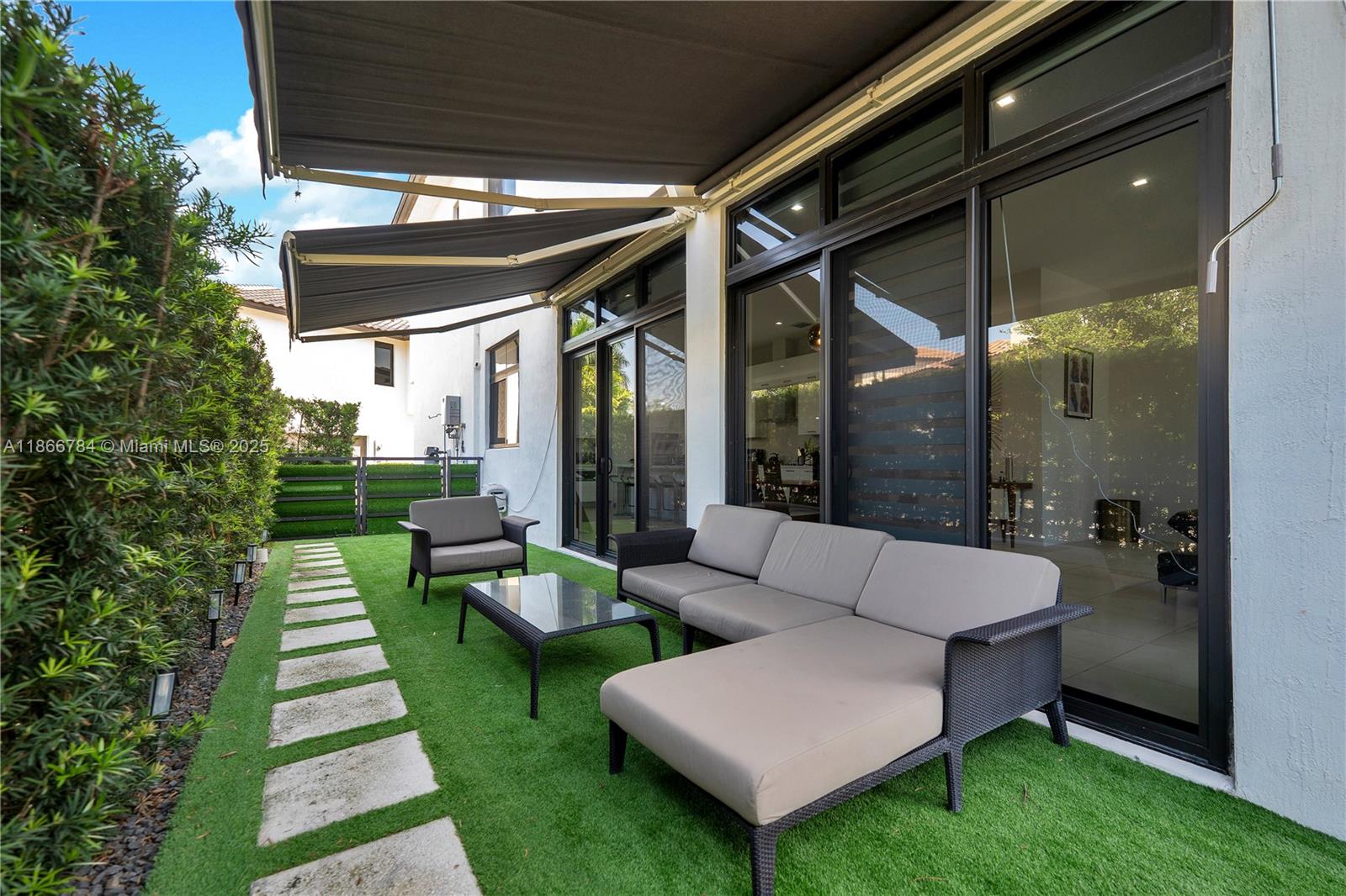 8279 NW 43rd St # 8279