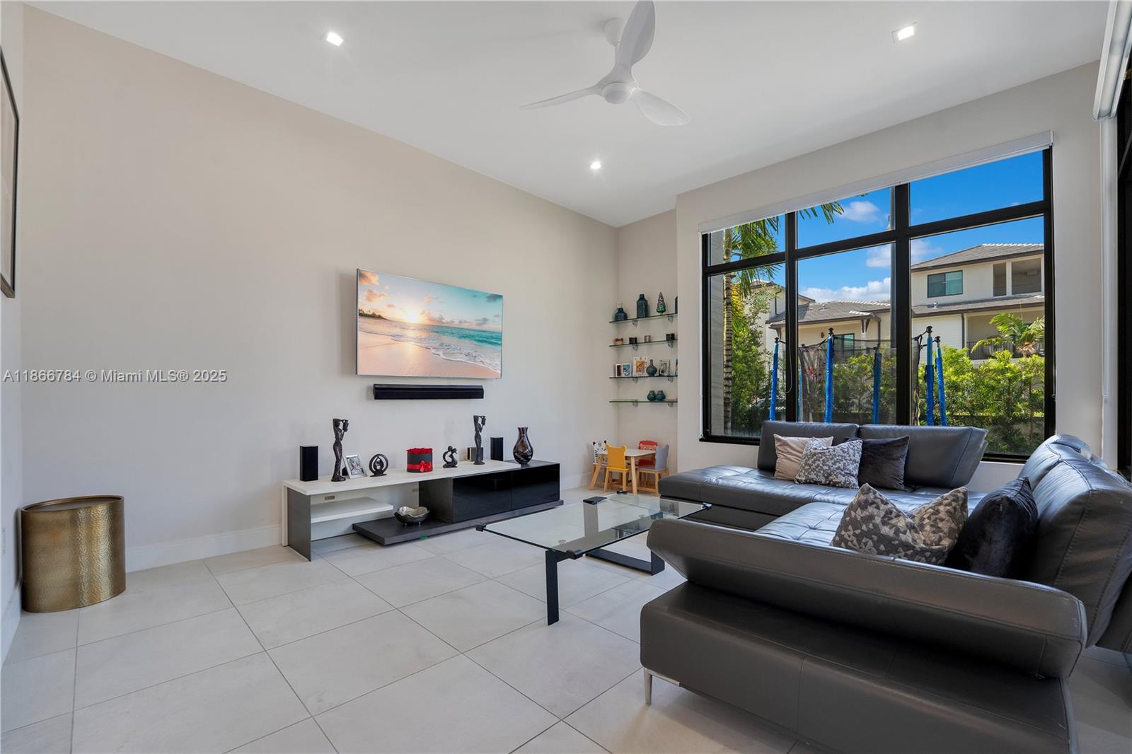 8279 NW 43rd St # 8279