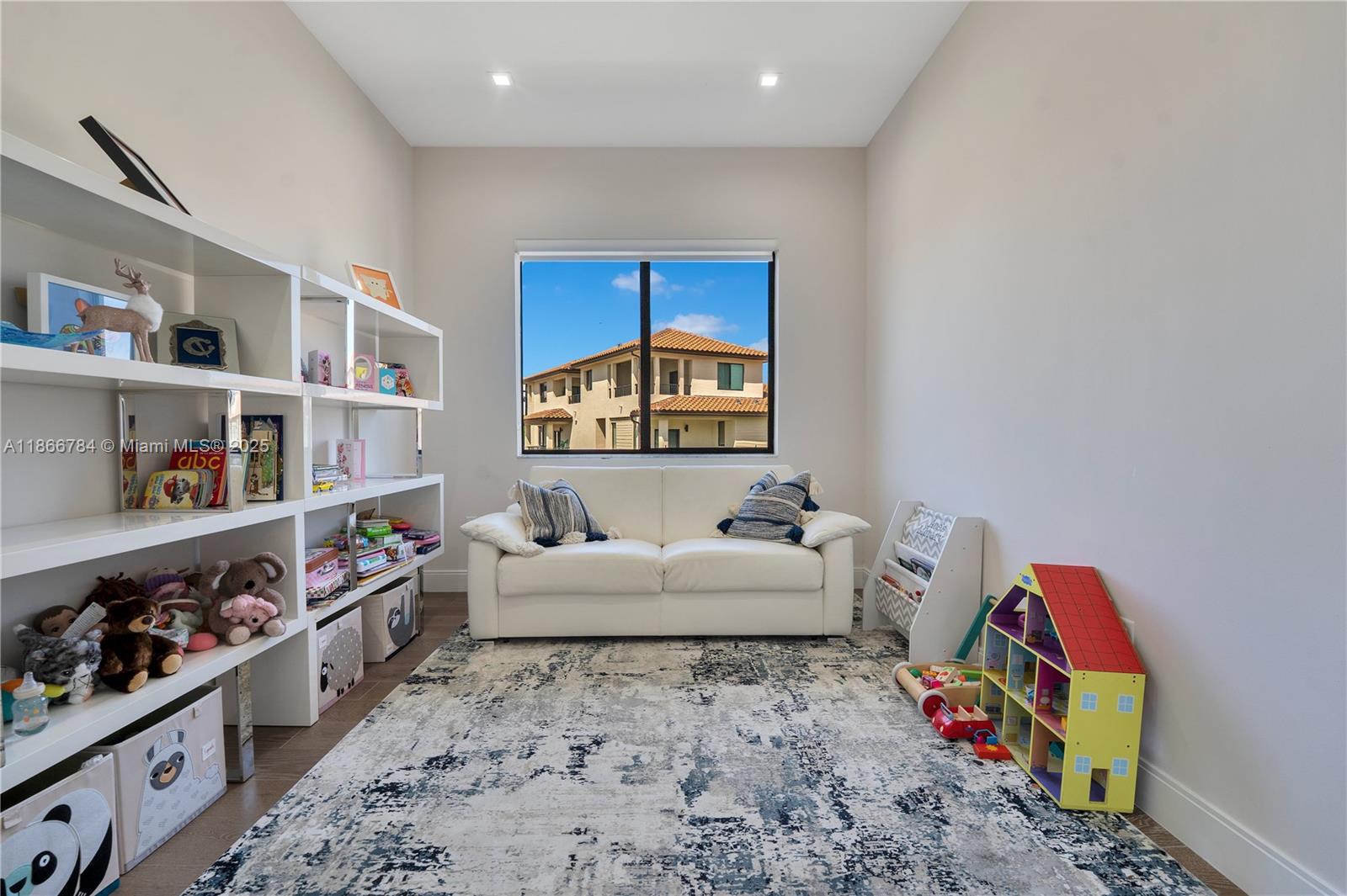 8279 NW 43rd St # 8279