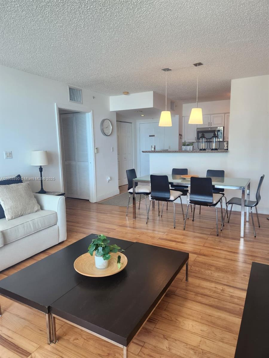 1155 Brickell Bay Dr # 1807