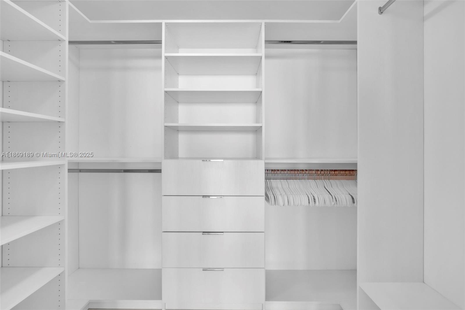 650 NE 32nd St # 1402