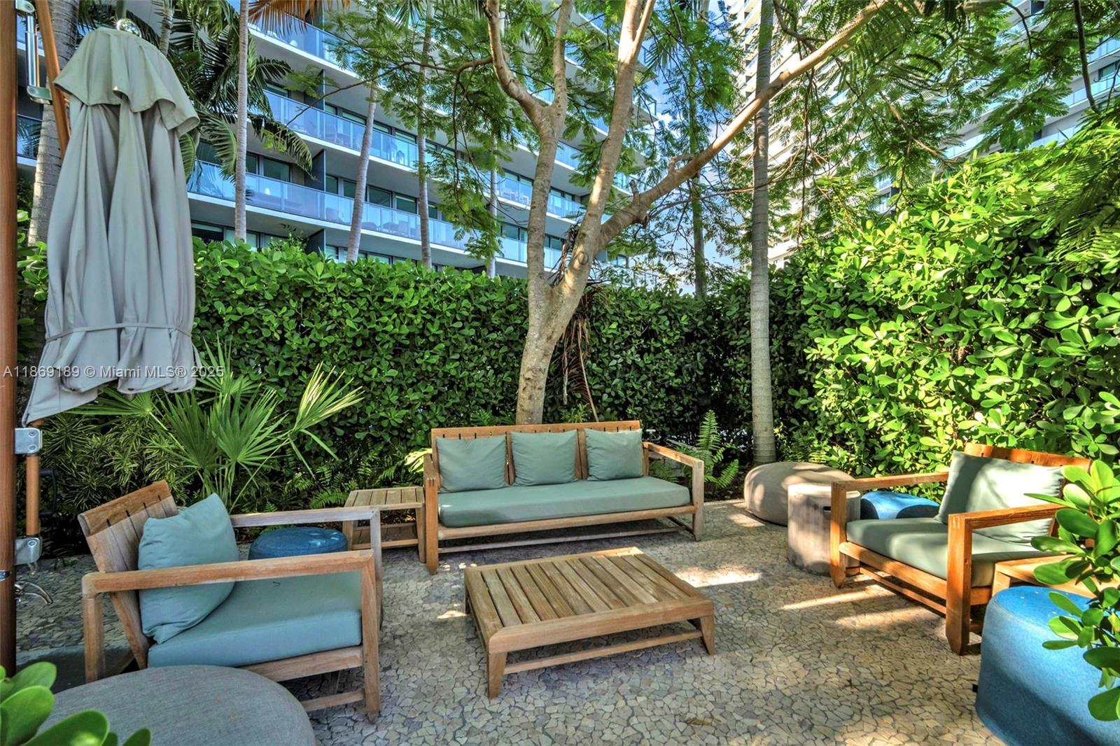 650 NE 32nd St # 1402