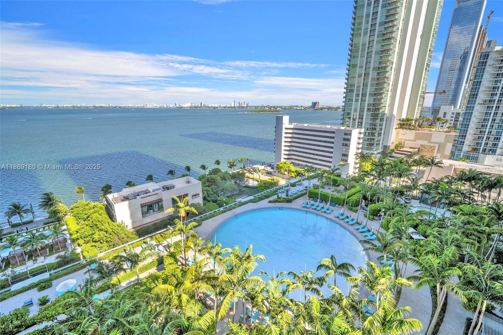 650 NE 32nd St # 1402