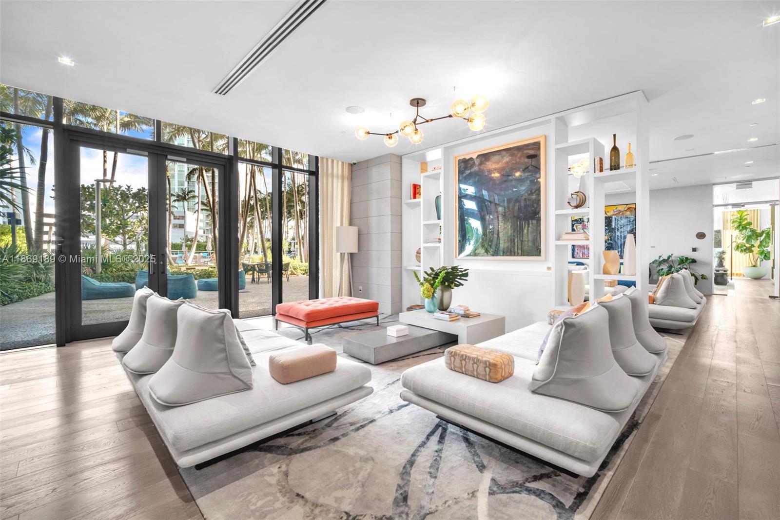 650 NE 32nd St # 1402