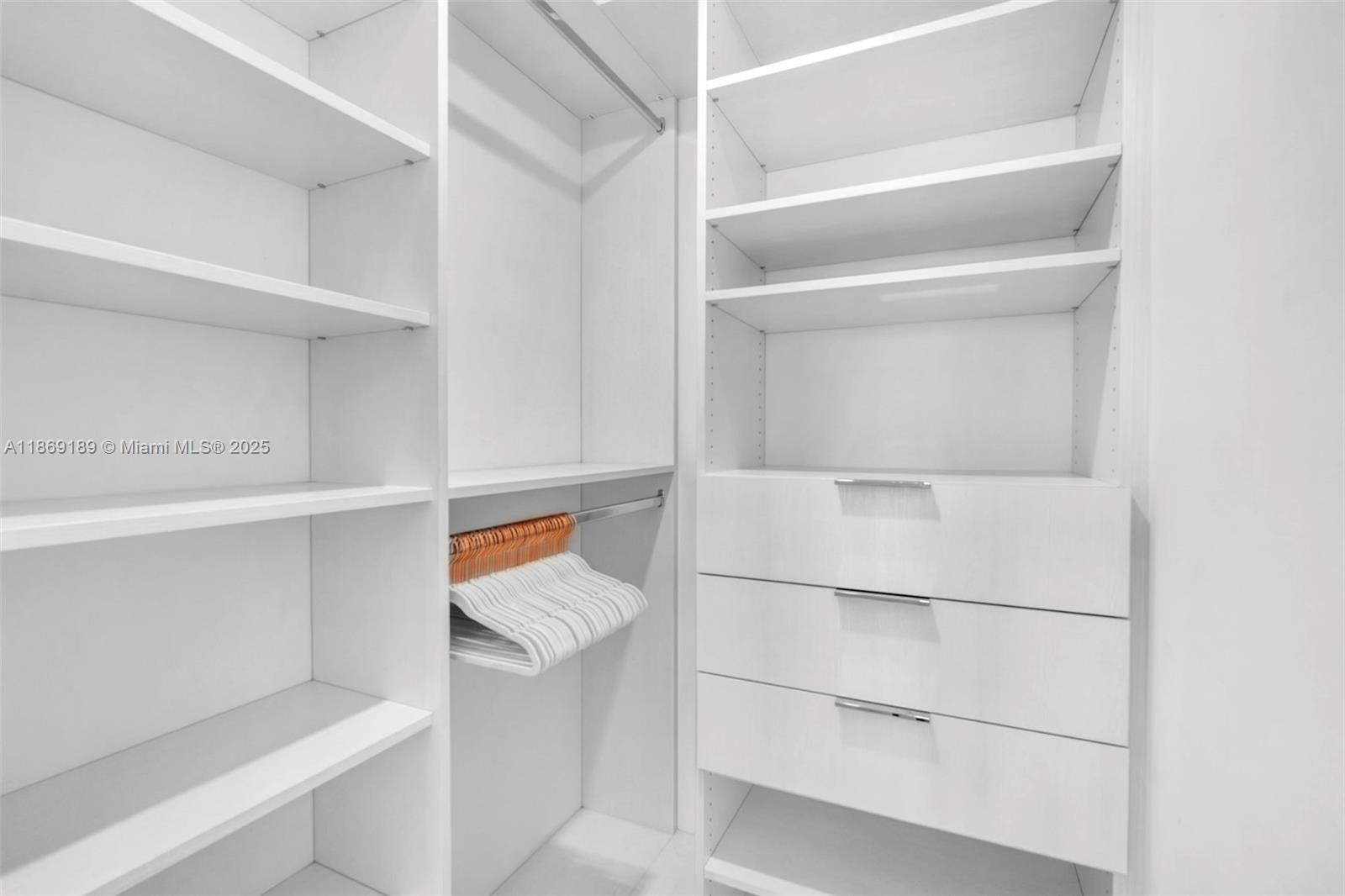 650 NE 32nd St # 1402