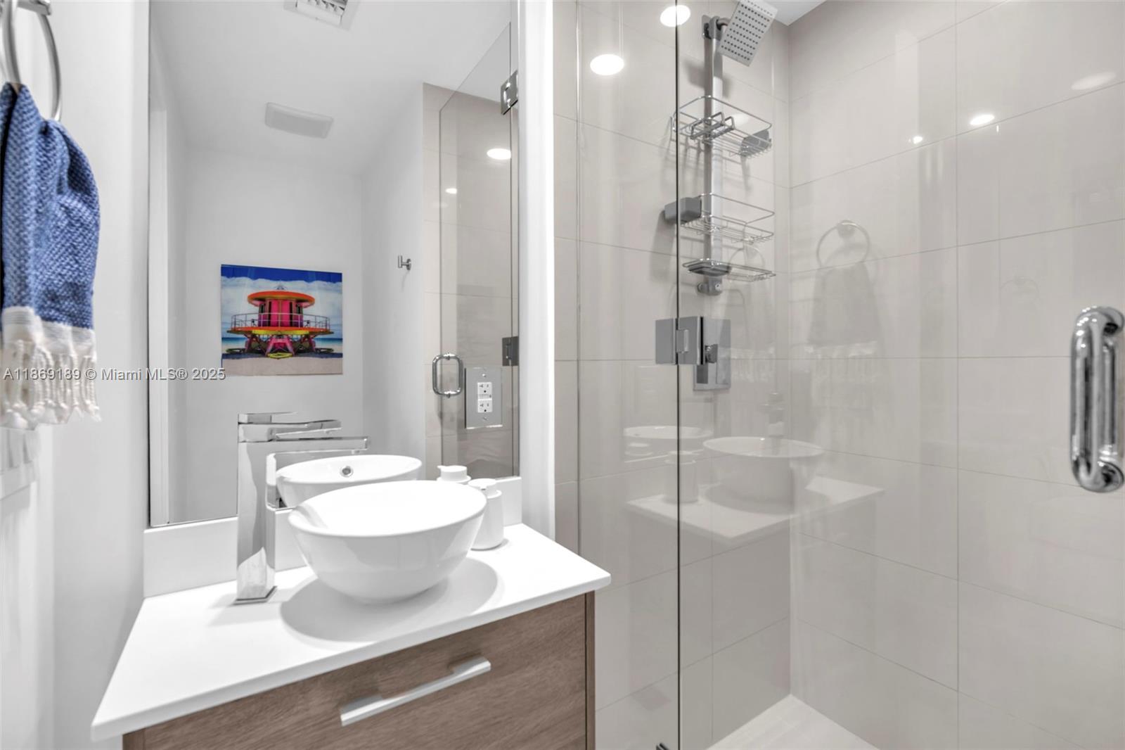 650 NE 32nd St # 1402