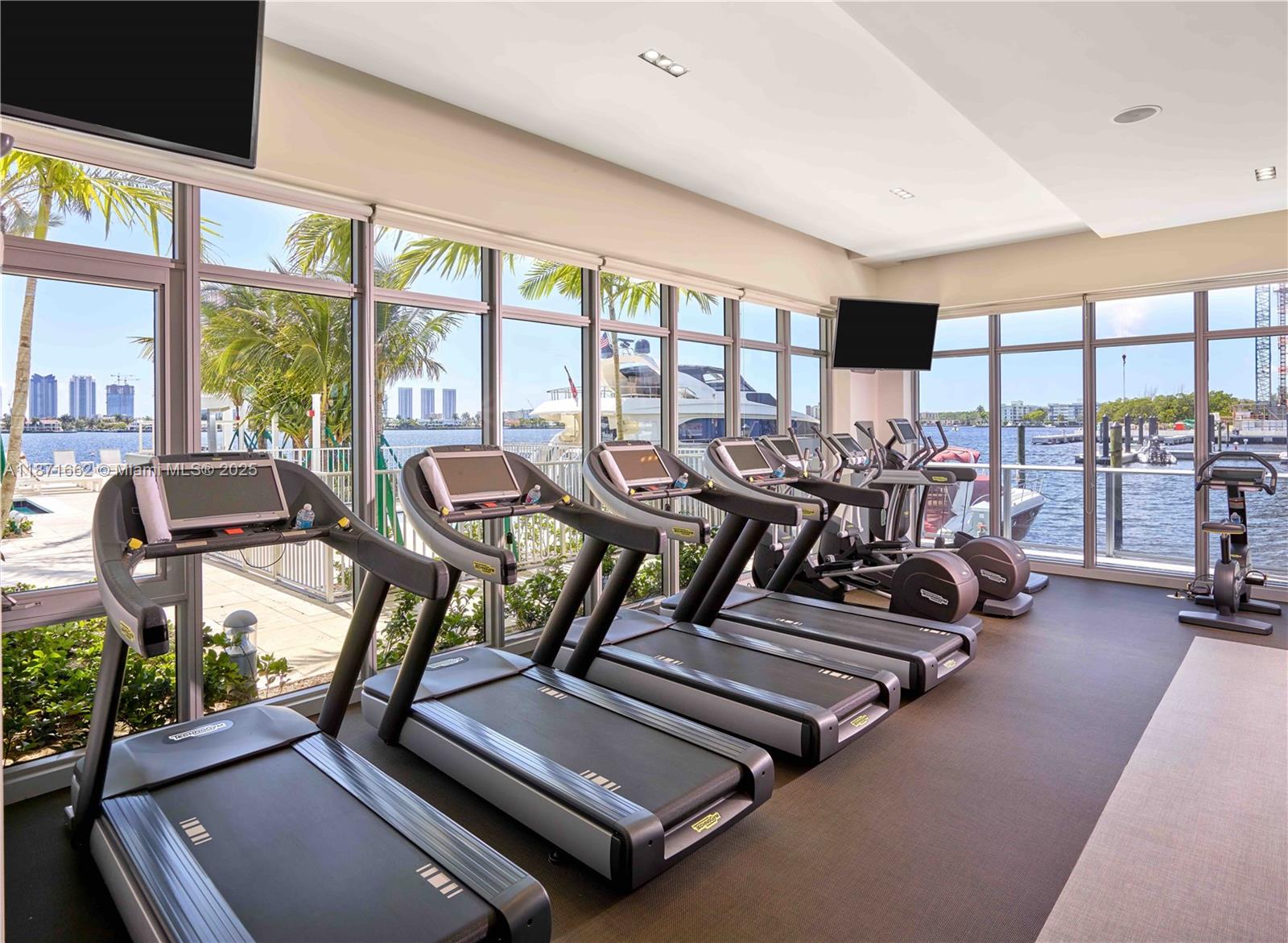 17301 Biscayne Blvd # 2009