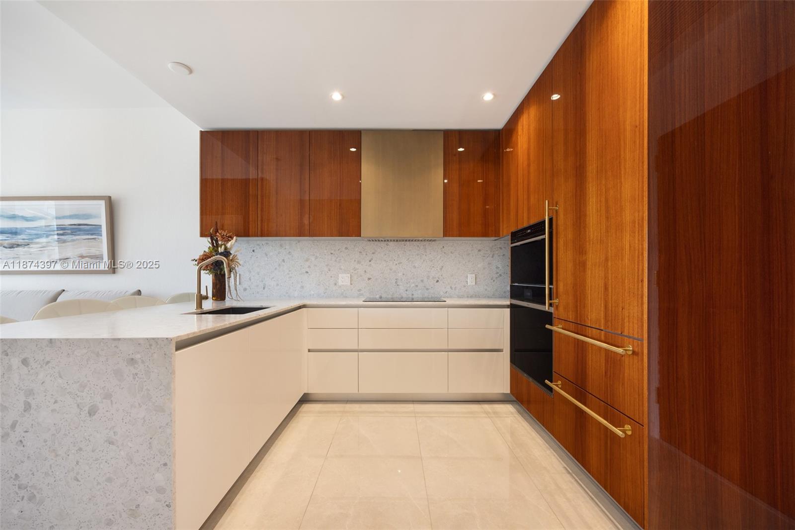 2678 Tigertail Ave # 1805