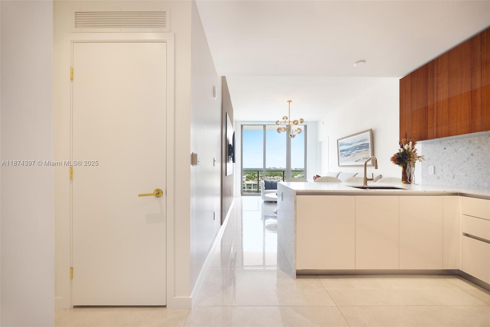 2678 Tigertail Ave # 1805