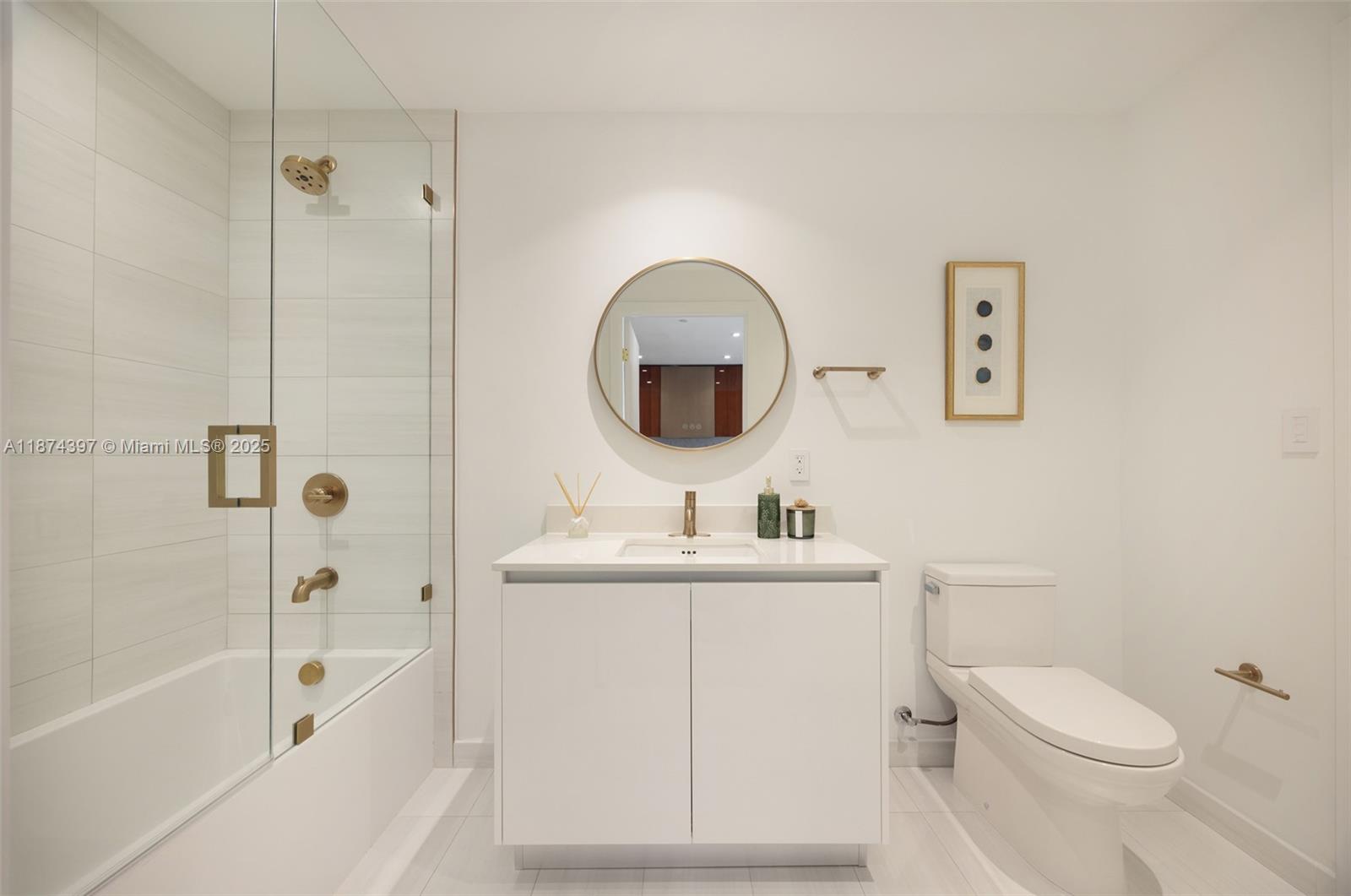 2678 Tigertail Ave # 1805