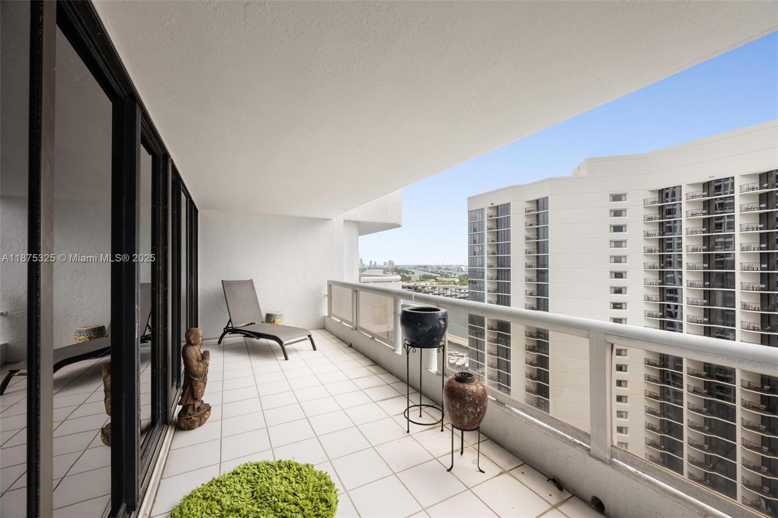 1717 N Bayshore Dr # 3042 Unit: A-3042