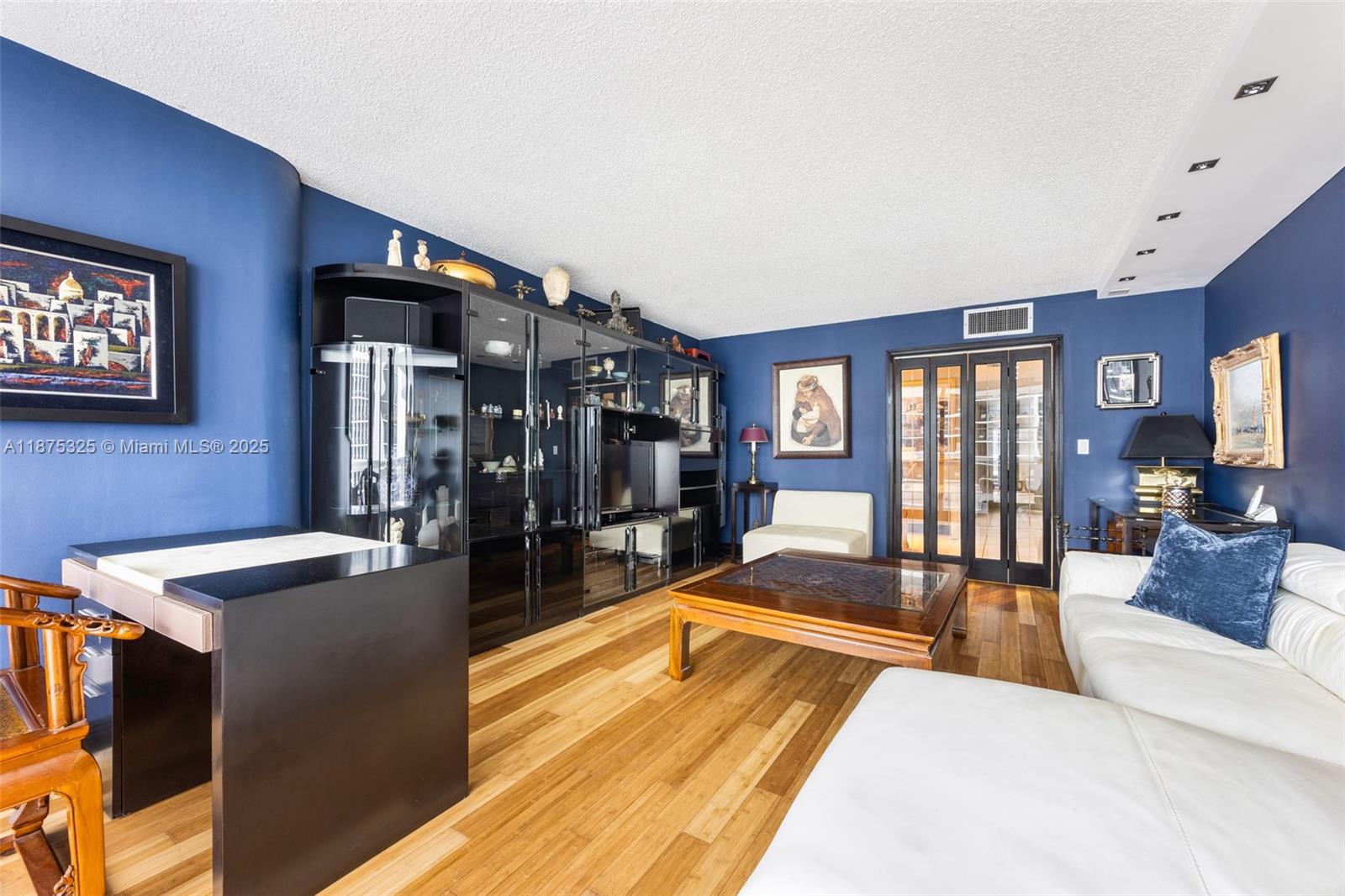 1717 N Bayshore Dr # 3042 Unit: A-3042